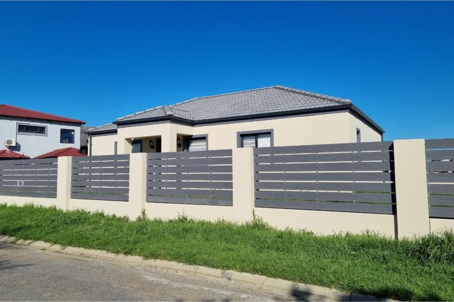 3 Bedroom Property for Sale in Stilbaai Wes Western Cape